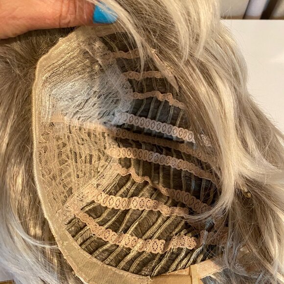 Gray Shag Bob Wig‎ 14” Short Layered Wavy Synthetic Hairpiece - Picture 6 of 8